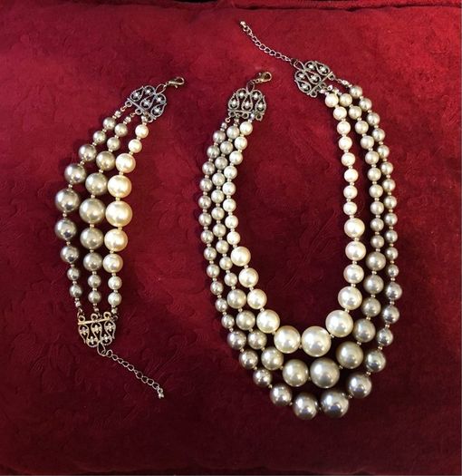 pearl necklace and bracelet set