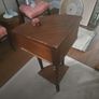 mahogny corner table Image 2