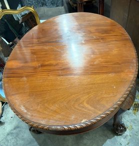 Free - Table