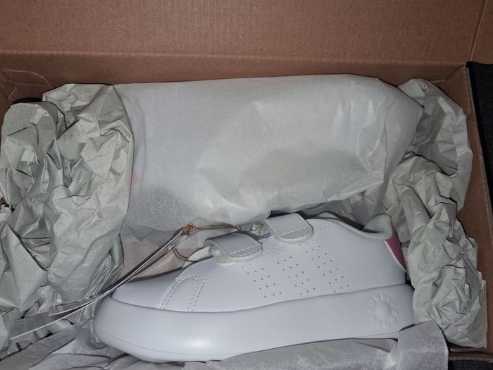 Brand New Adidas Advantage CF Bubble Comfy Trainers - Size - U.K.9.5K - RRP - 24.99 - Sterling - 33.00 - Euro - Open To Offers!!