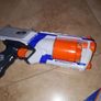 Nerf elite strongarm gun and 2 sets of Elite darts Image 3