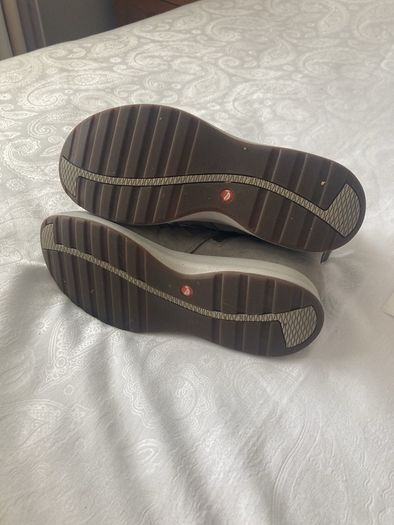 Ladies boots