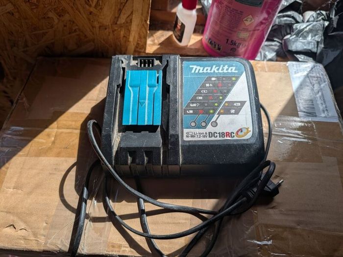 makita fast charger