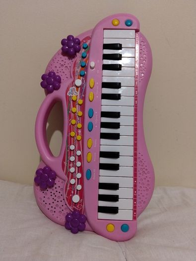 Pink electronic Keyboard