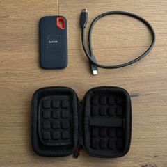 Sandisk Portable SSD 500gb + Accessories