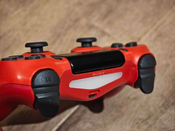 Sony DualShock 4 wireless controller for PS4, Magma Red V2