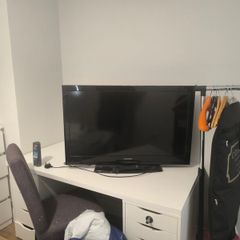 40 inch tv and control's