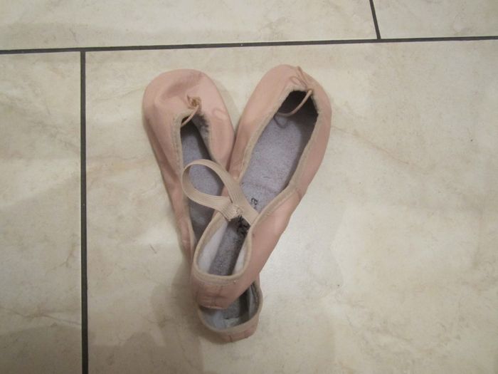 :Ballet poms   size 5
