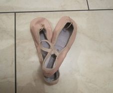 :Ballet poms   size 5