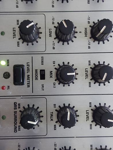 BEHRINGER PRO MIXER Model VMX 200, working great and in excellent condition