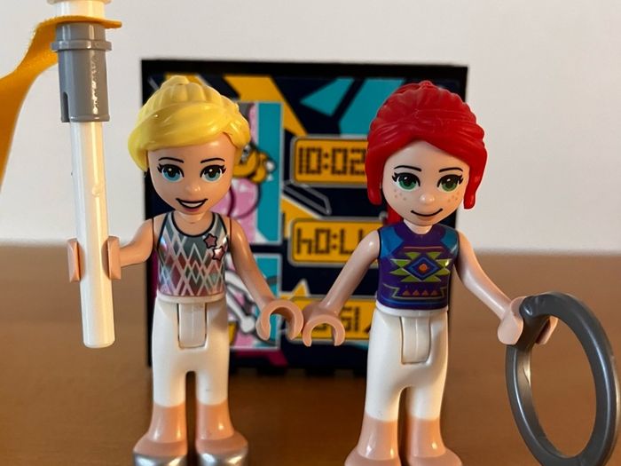 Lego Friends Gymnasts Stephanie and Mia