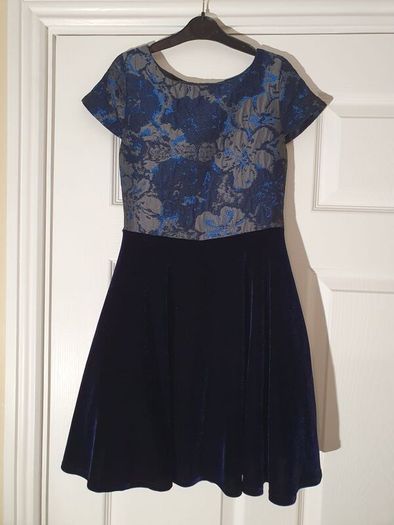 Beautiful new casual velvet dress size 10Y