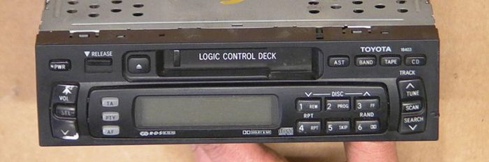 Toyota Landcruiser 100 & Others Vintage Single DIN Radio Cassette Player