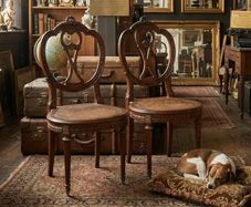 Very nice pair of chairs ...
