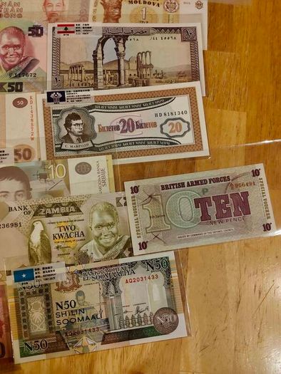 World banknotes 70