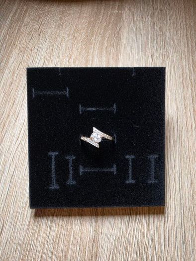 14K Solid Gold Ring, 585 Hallmarked, Cubic Zirconia, Size Q, 1.95g