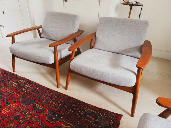 SLF24 Demure 2-seater sofa and armchair