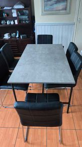 Kitchen Table and 6 chairs