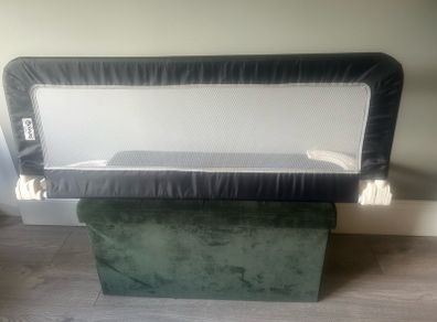 Cot bed guard
