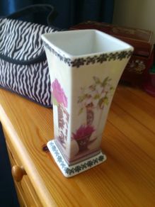 Set Of Two Vases Very Nice .