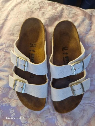 Ladies sandals