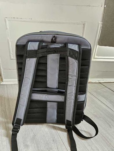 Samsonite StackD Biz 17.3" expandable laptop backpack in Forest green/grey.