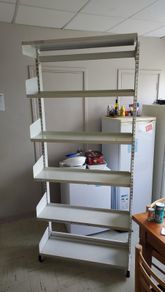 Shelving unit