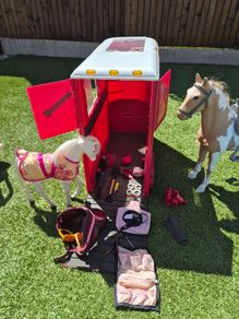 Our Generation Horse Box & 2 Horses