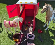 Our Generation Horse Box & 2 Horses