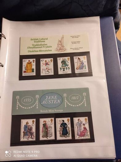 Stamp album UK's Presentation packs x 100