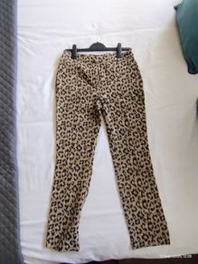 Leopard print cropped trousers