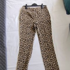 Leopard print cropped trousers