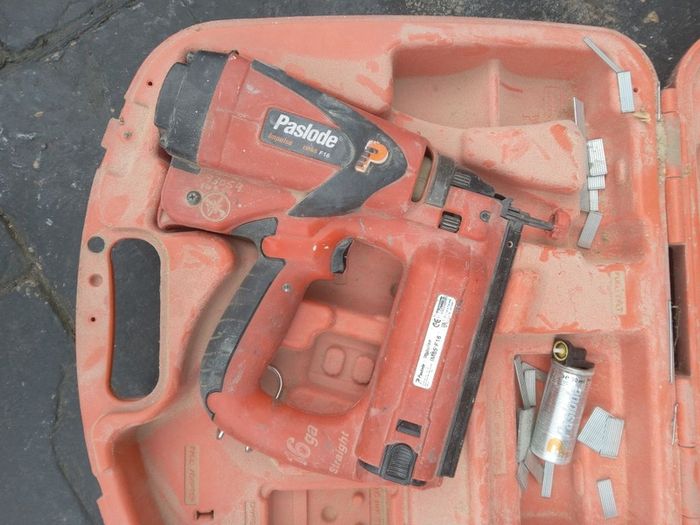 Paslode Impulse IM65 F16 nailgun