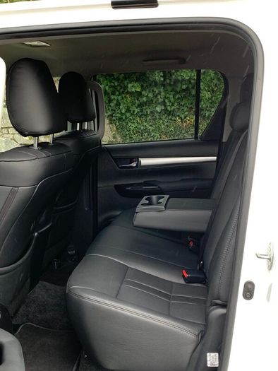 Toyota Hilux SR5 2.4L Full Leather, Canopy, Low KM