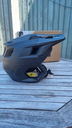 fox dropframe bike helmet