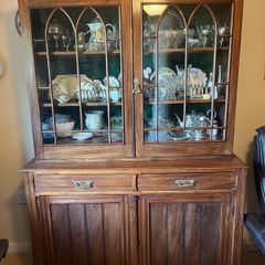 Antique display cabinette