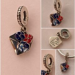Pandora flower charm
