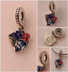 Pandora flower charm