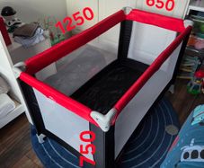 Travel cot