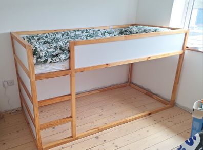kura kids bed