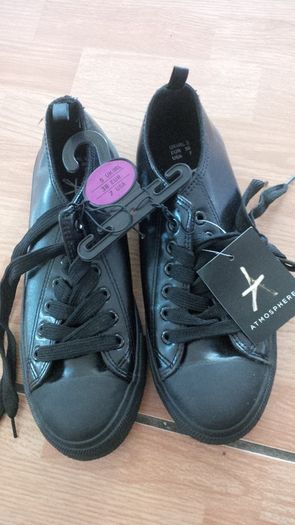 BNWT Black Lace up Shoes