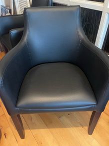 Dining chairs / armchairs