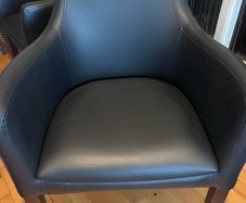 Dining chairs / armchairs