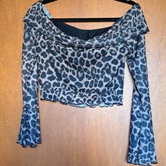 Ladies off the shoulder top size L