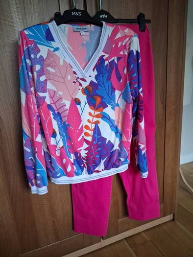 New Gerard Top Size 12 with matching Robell Ankle Grazer Pants