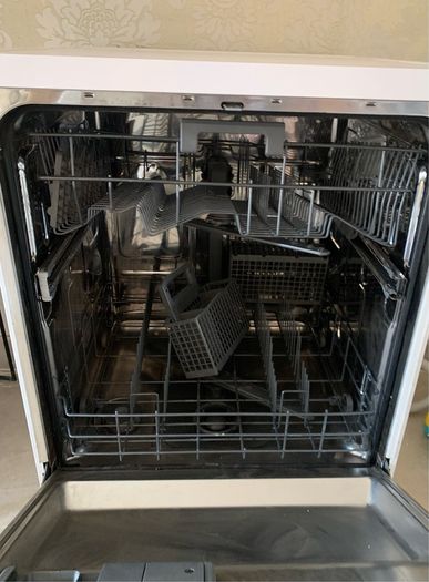 Whirlpool dish washer working perfect,