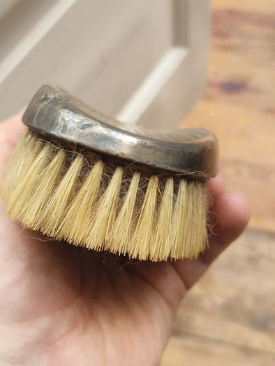 Rough Estimate of 35/40 grams of Antique Silver Brushes and Leather Case