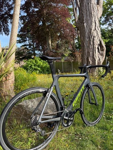 Giant Propel Advanced 2 Full Carbon Aero Road Bike Size ML