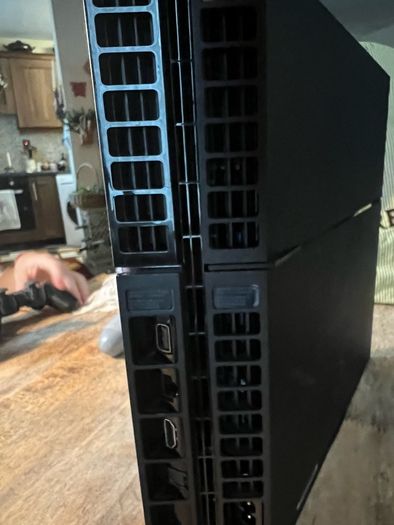 Playstation 4 console and controller