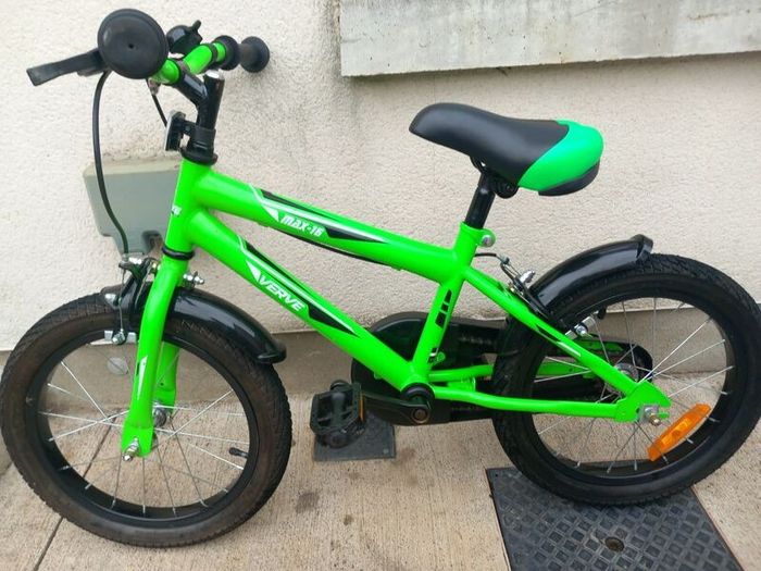 Kids vibrant bike size 16 inch wheels